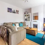 Modern & Cozy 1Bdr Apt Wexcellent Travel Links