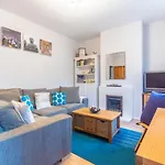 Modern & Cozy 1Bdr Apt Wexcellent Travel Links