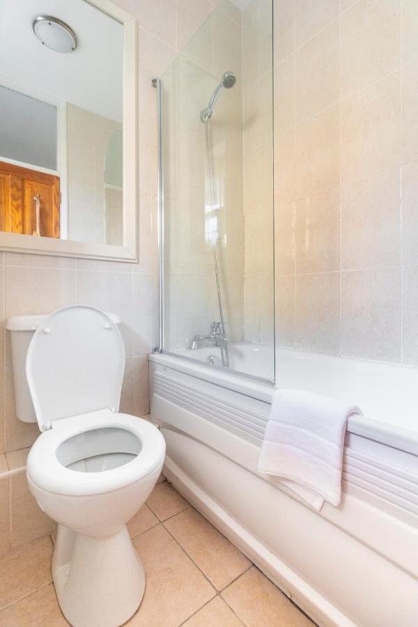 Modern & Cozy 1bdr Wexcellent Travel Links Appartamento Londra