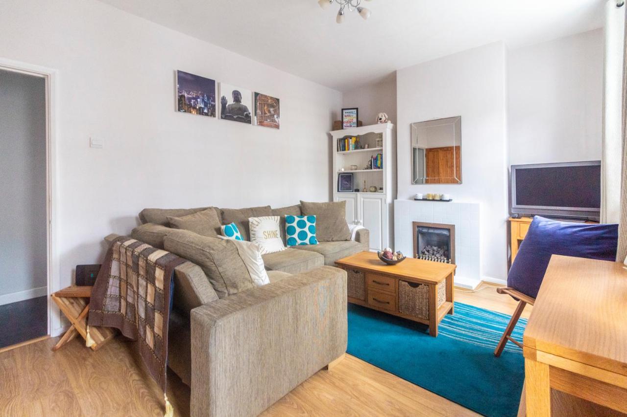Modern & Cozy 1bdr Wexcellent Travel Links Londra