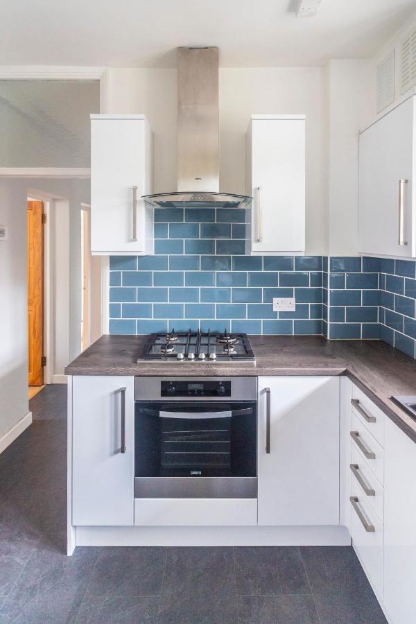 Modern & Cozy 1bdr Wexcellent Travel Links * London