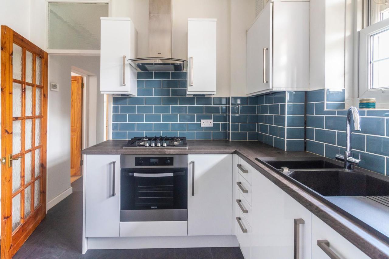 Modern & Cozy 1bdr Wexcellent Travel Links Londra
