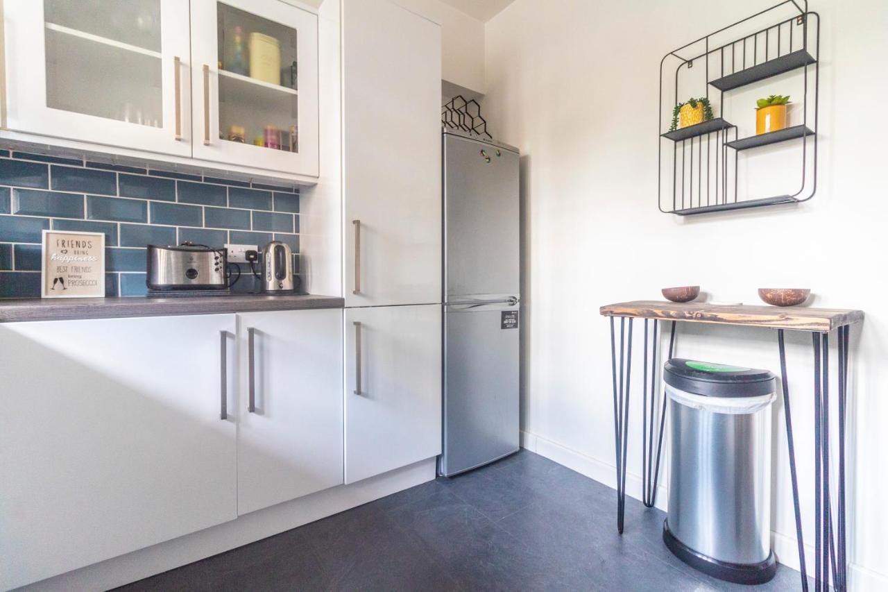 Modern & Cozy 1bdr Wexcellent Travel Links Apartment *