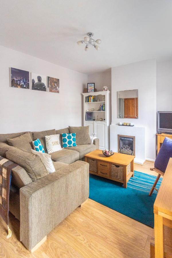 Modern & Cozy 1bdr Wexcellent Travel Links Appartamento Londra