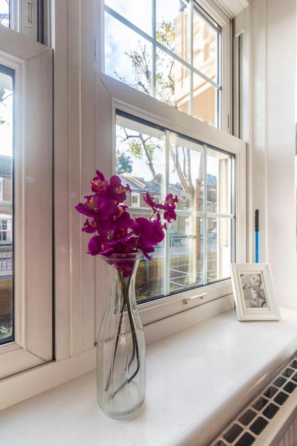 Modern & Cozy 1bdr Wexcellent Travel Links Appartamento Londra